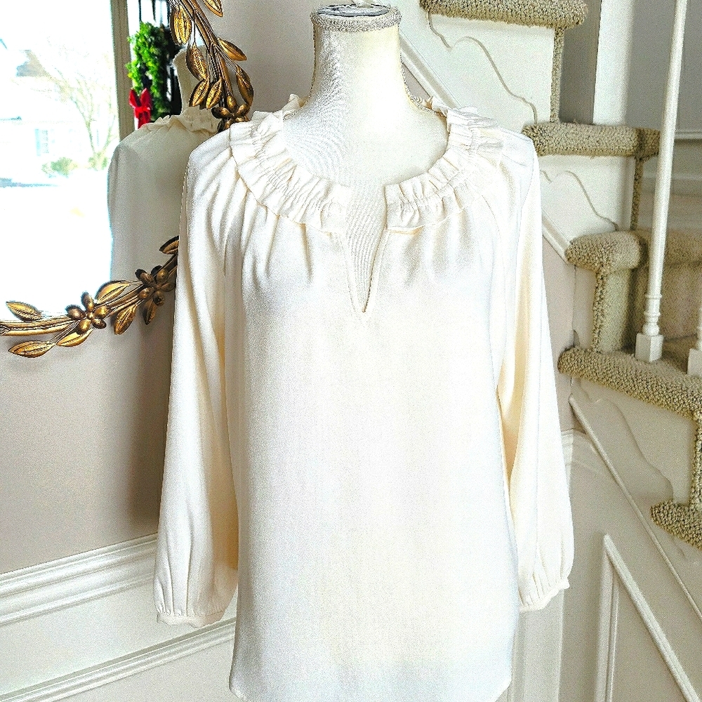 🆕 J Crew Drapey Ruffleneck Top Blouse Ivory small